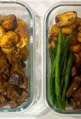 Delicious Garlic Balsamic Steak Bites served in a skillet
