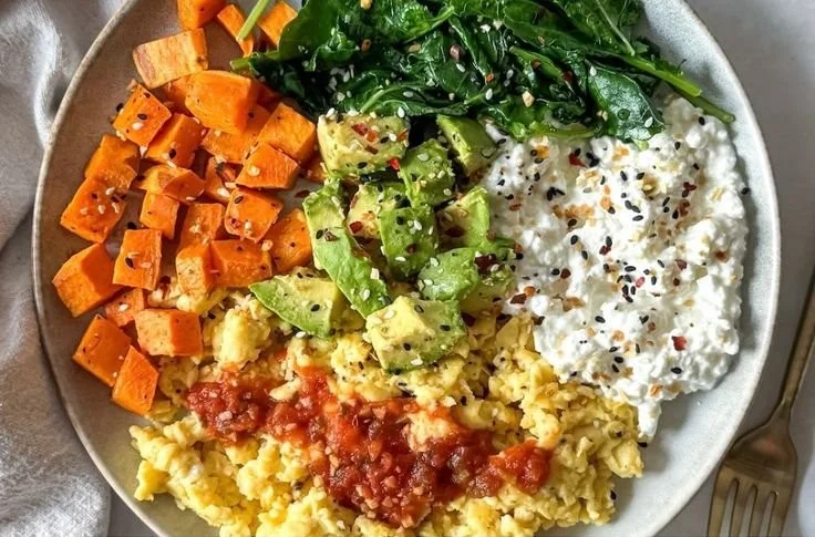 Dietitian’s Balanced Breakfast Bowl