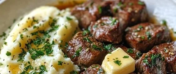 Garlic Parmesan Steak Bites with Mashed Potatoes: A Flavor-Packed Comfort Meal - Colorado Moms
