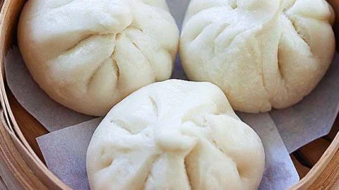 Steamed Chicken Buns
