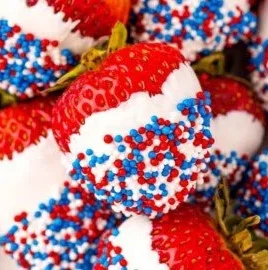 4th of July themed chocolate covered strawberries decorated for the holiday