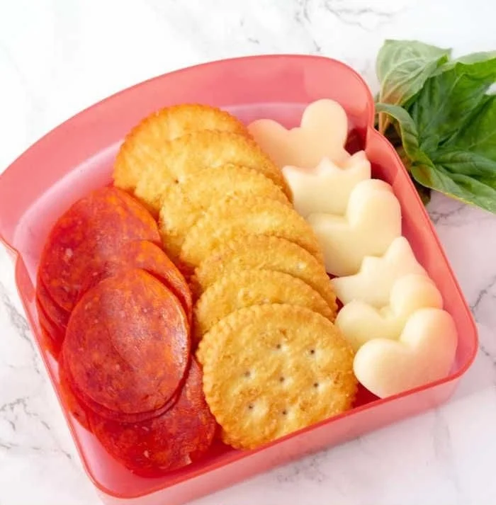 DIY Pizza Lunchable ingredients and assembly instructions
