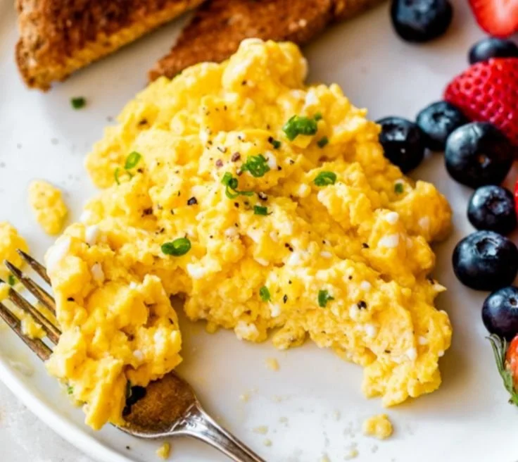 Scrambled Eggs with Cottage Cheese