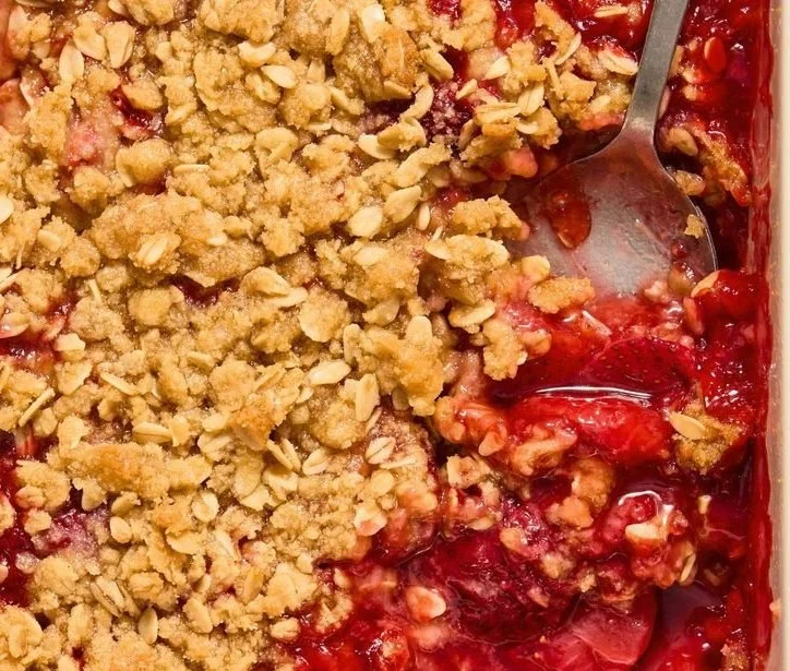 Delicious homemade strawberry crumble with a crispy topping